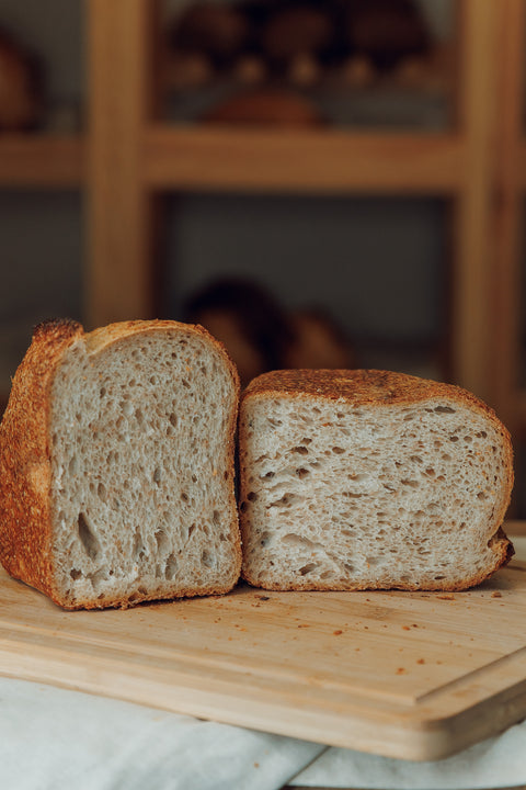 Pâine artizanală cu făină de grâu integrală
